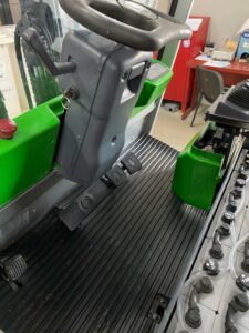 carrello-elevatore-elettrico-usato-30-quintali-sollevamento-3-metri-triplex-brindisi-taranto-lecce-puglia