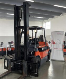 Carrello elevatore usato 50 quintali sollevamento 5 metri