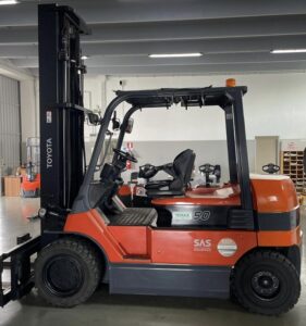 Carrello elettrico TOYOTA 50 quintali