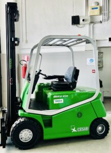 Carrello elevatore/Muletto elettrico CESAB Blitz 250 - 25 quintali - Triplex 4.200mm -
