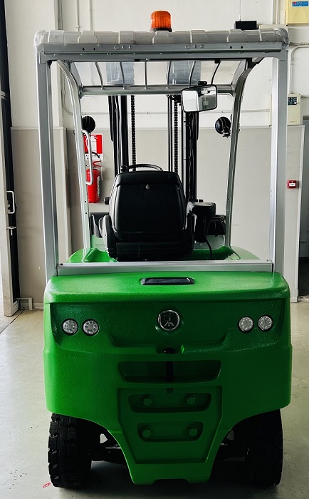 CARRELLO ELEVATORE ELETTRICO CESAB B630 – 30 QUINTALI