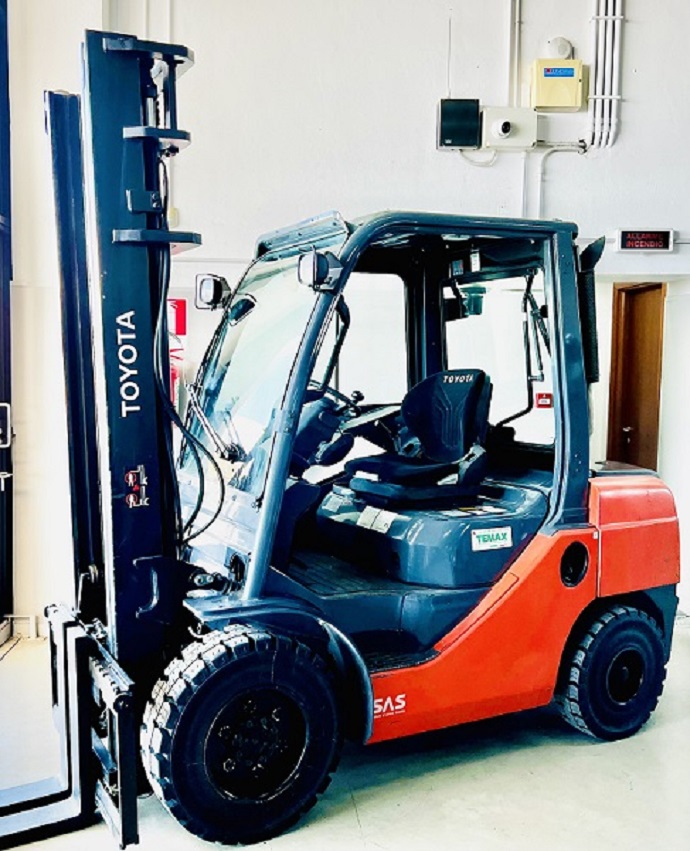 Carrello elevatore diesel idrostatico TOYOTA Tonero HST 30 quintali
