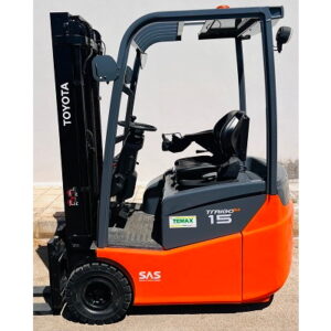 Carrello elevatore elettrico usato TOYOTA Traigo24 - 15 quintali con montante Triplex FSW 4.700